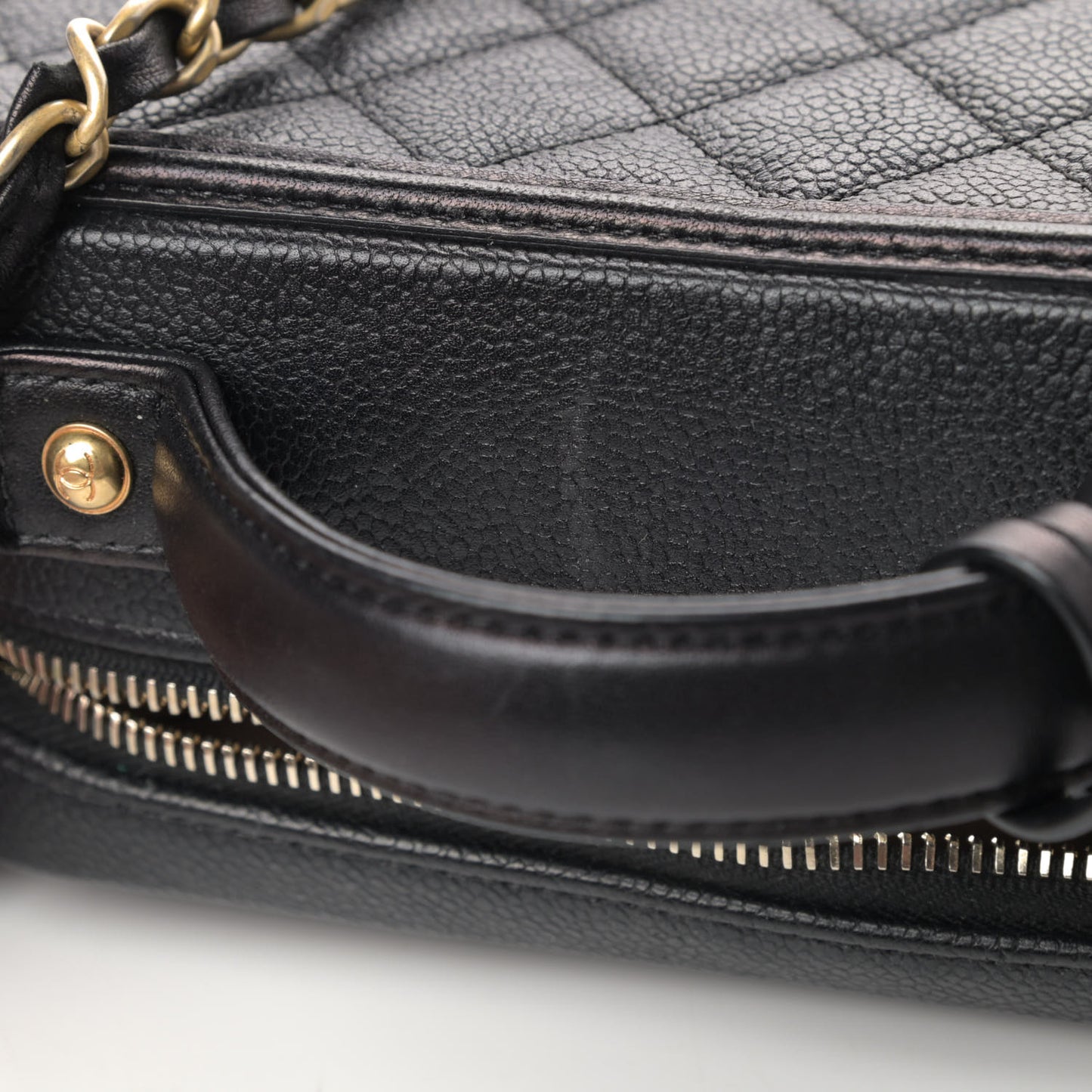 Caviar Quilted Medium CC Filigree Vanity Case Black