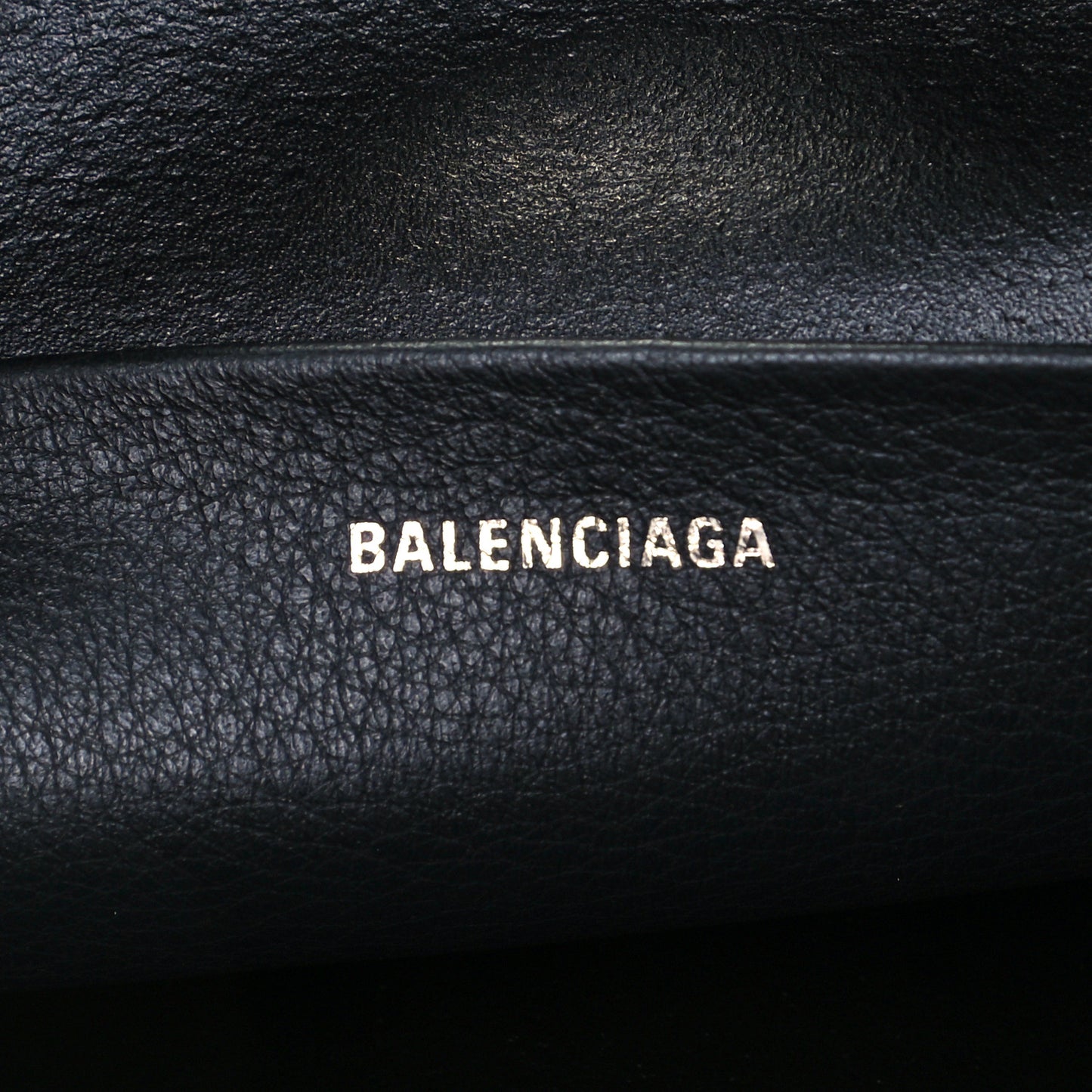 Smooth Calfskin Logo S Everyday Camera Bag Gris Fossile White