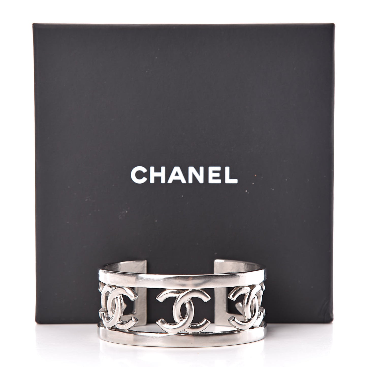 Metal CC Cuff Silver