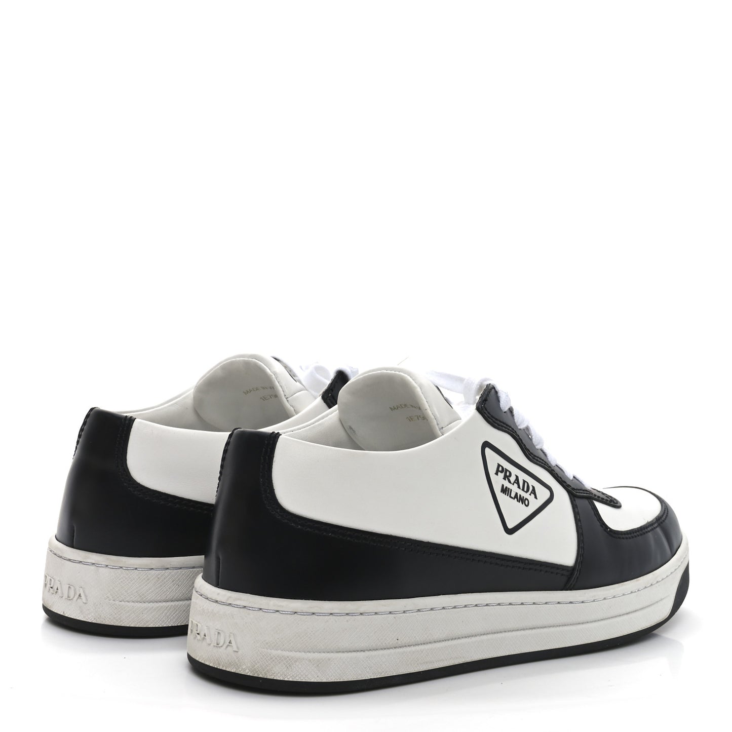 Spazzolato Rois Vitello Soft Triangle Logo Womens Low Top Sneakers 38 White Black