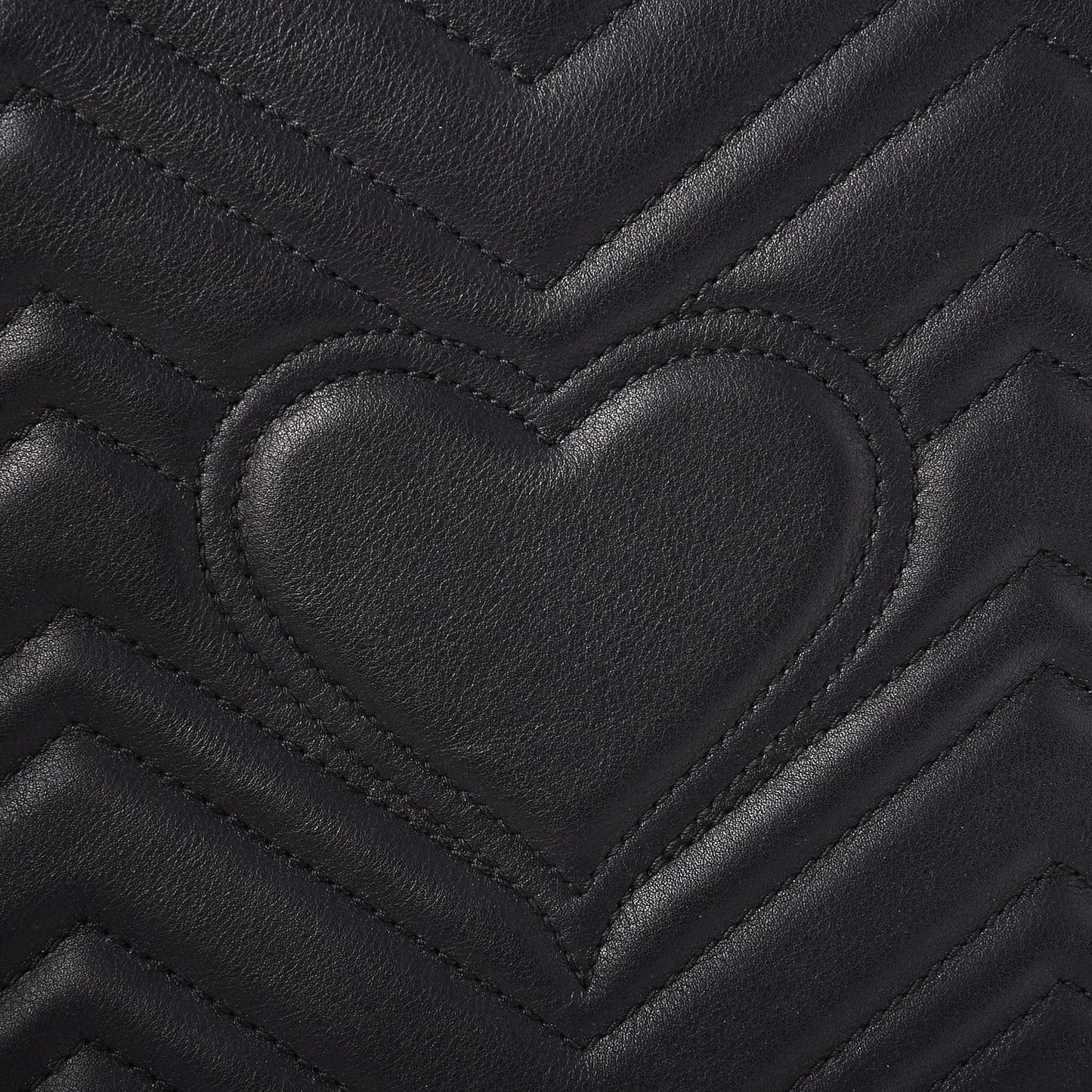 Calfskin Matelasse Medium GG Marmont Shoulder Bag Black