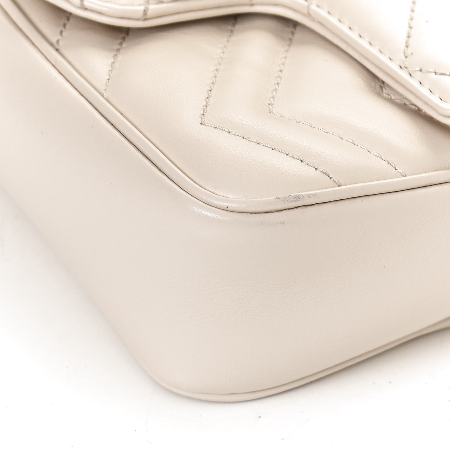 Calfskin Matelasse Super Mini GG Marmont Shoulder Bag White