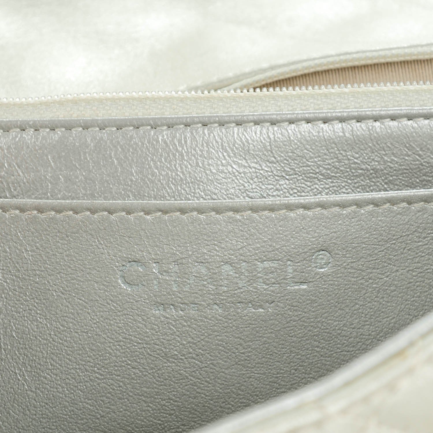 Chanel Metallic Calfskin Quilted 2.55 Reissue Clutch Silver 6 of 7