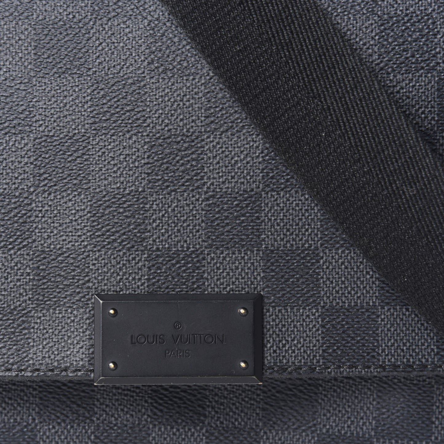 Damier Graphite District MM