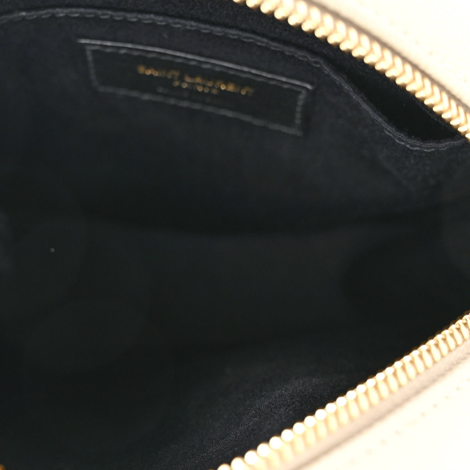 Saint Laurent Grain De Poudre Matelasse Chevron Quilted Round Vinyle Camera Bag White 5 of 9
