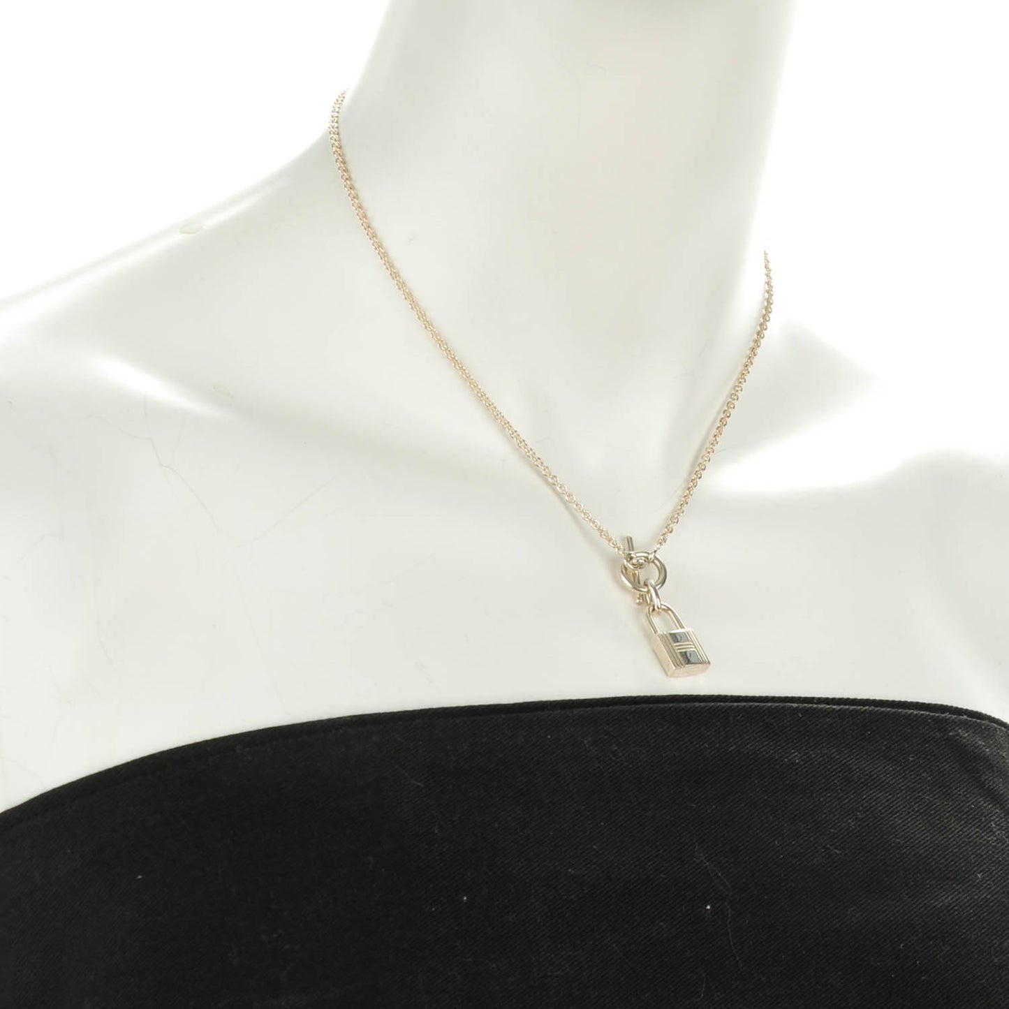 Sterling Silver Cadenas Kelly Lock Pendant Necklace