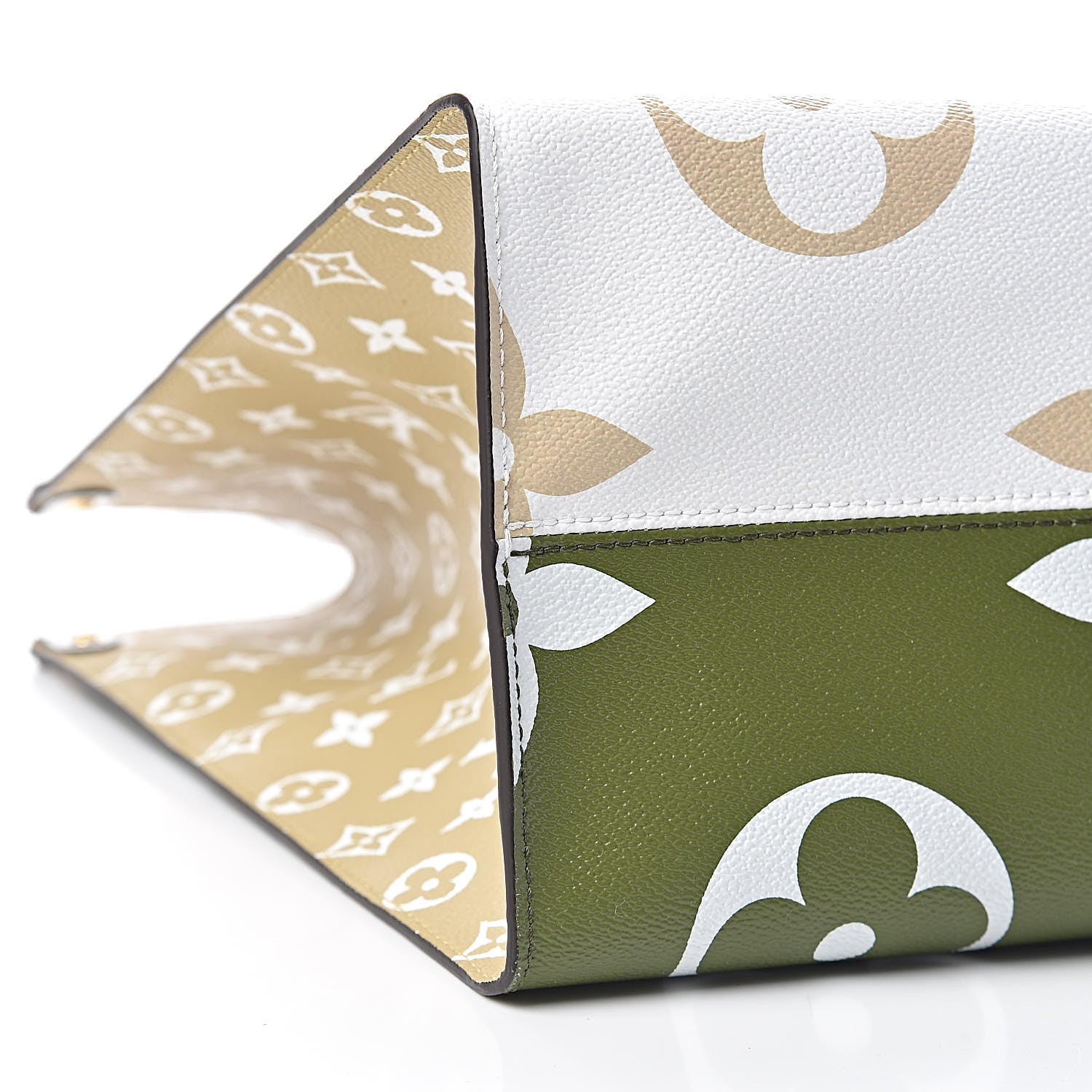 Louis Vuitton Monogram Giant Onthego GM Kaki Beige 9 of 11