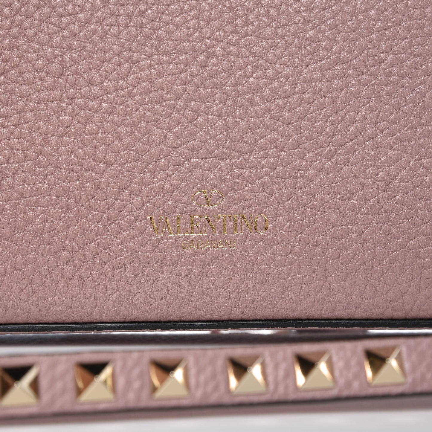Pebbled Calfskin Medium Rockstud Flip Lock Crossbody Bag Water Rose
