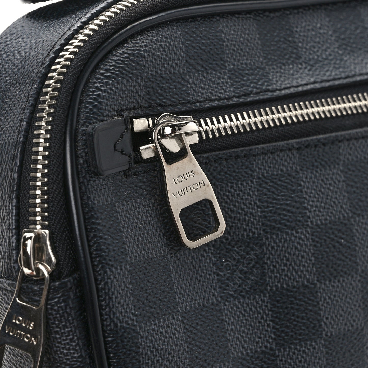 Damier Graphite Ambler