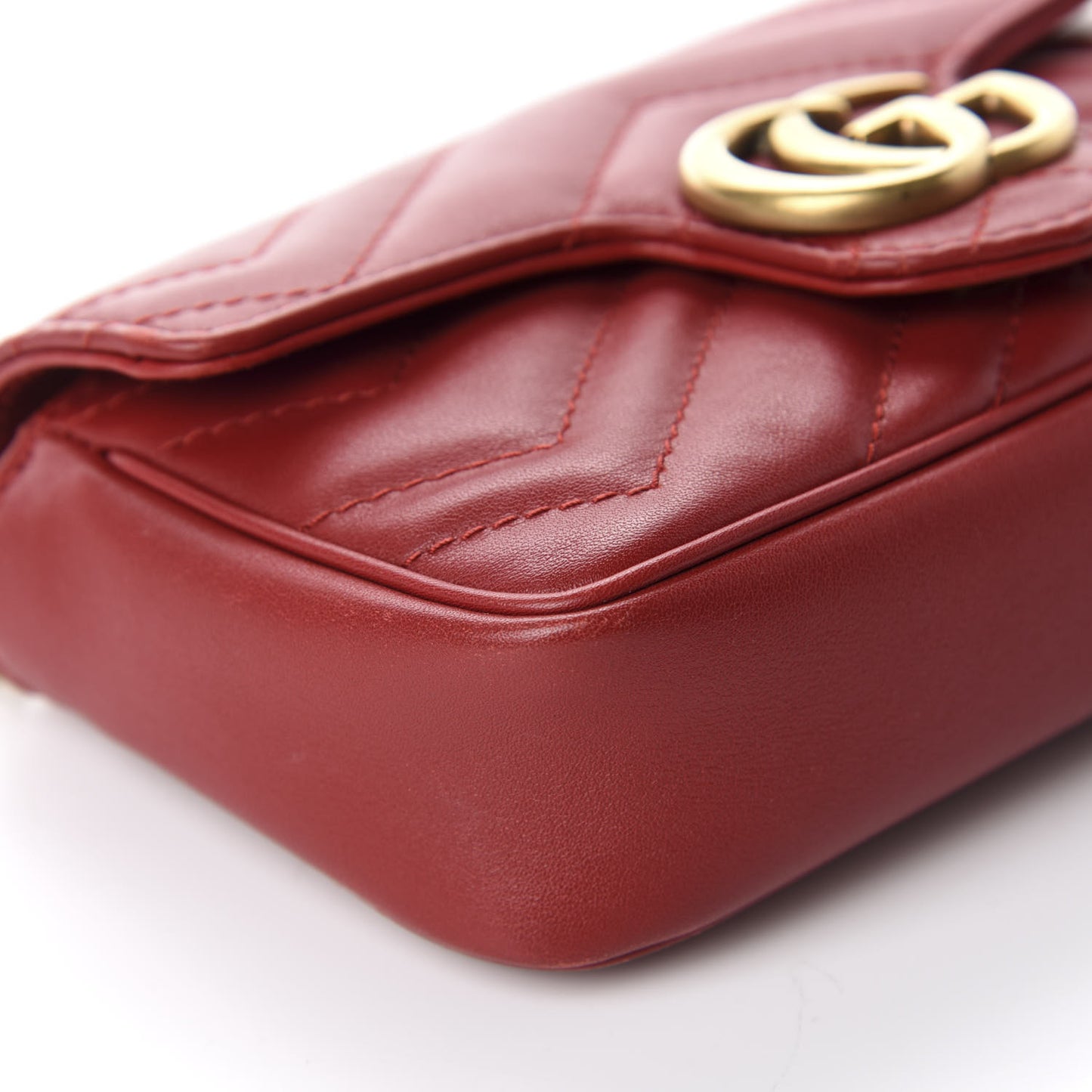 Calfskin Matelasse Super Mini GG Marmont Shoulder Bag Hibiscus Red