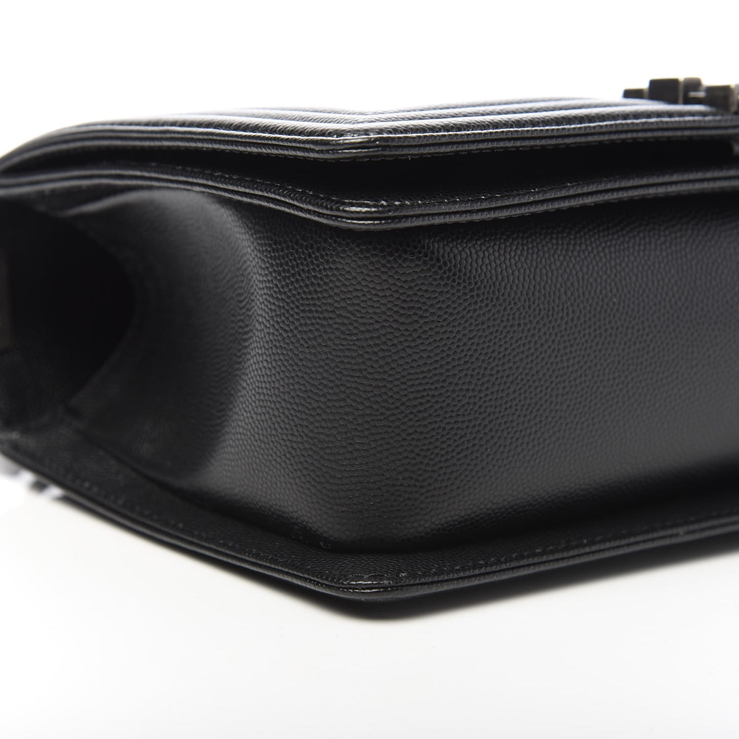 Caviar Quilted Medium Boy Flap Black