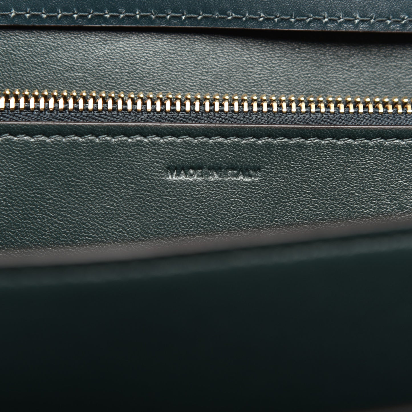 Box Calfskin Classic Box Medium Flap Bag Amazone