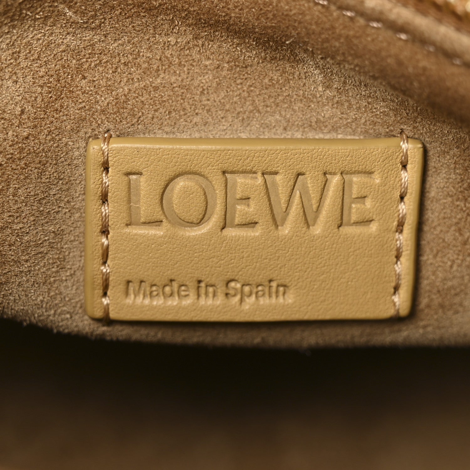 スペインブランド　ＬOE WE Loewe Calfskin Small Woven Puzzle Bag Sahara 1738807 – FASHIONPHILE