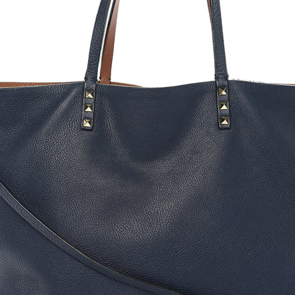 Valentino Garavani Pebbled Calfskin Large Rockstud Reversible Tote Light Cuir Marine 16 of 17
