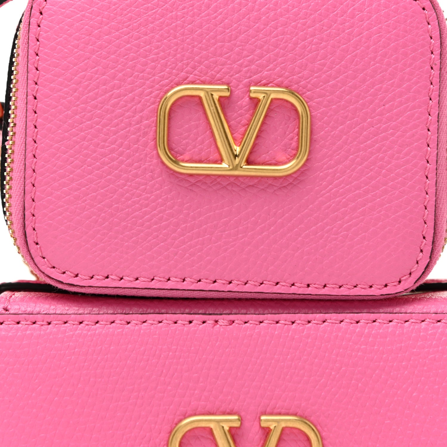 Valentino Garavani Grained Calfskin VLogo Signature Wash Bag Feminine Pink 7 of 10