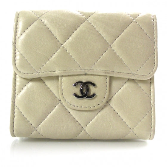 Lambskin Quilted Bi-Fold Wallet Beige Clair