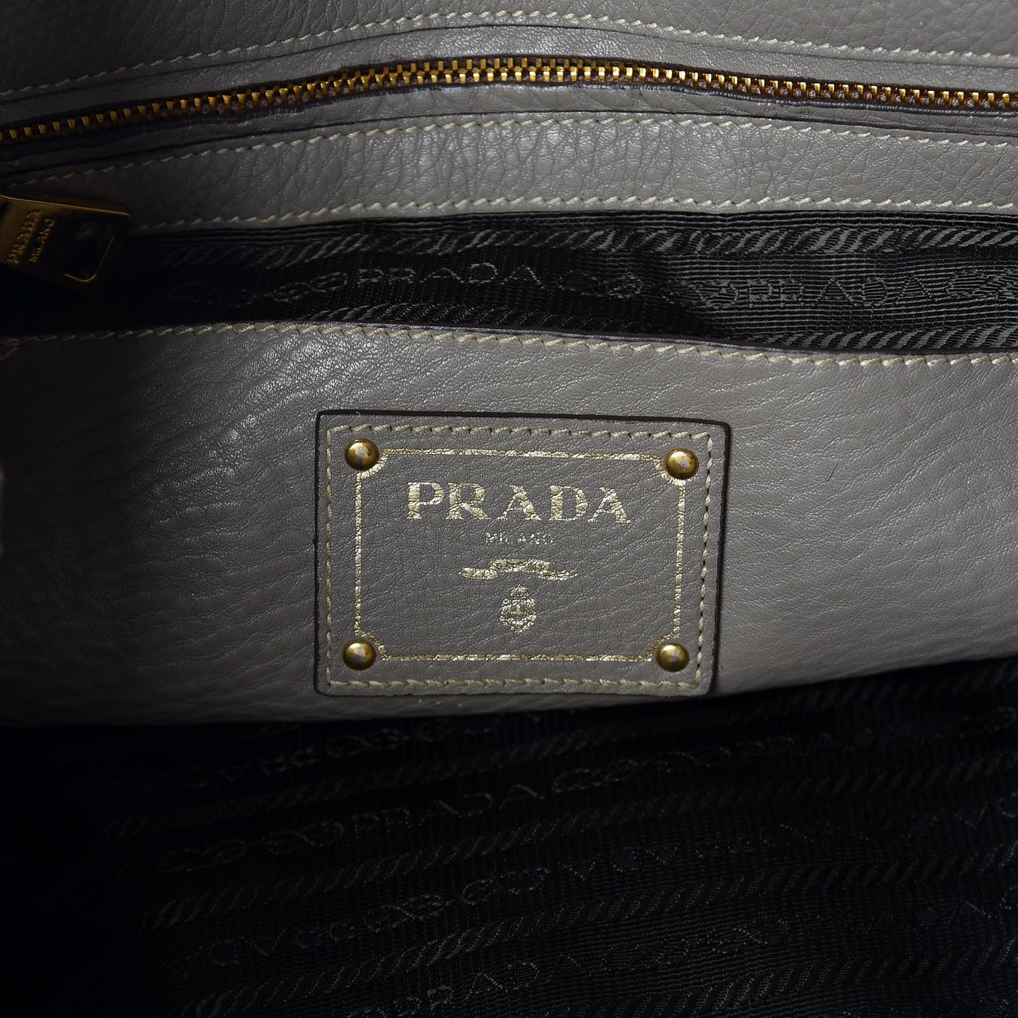 Vitello Daino Side Zip Tote Argilla