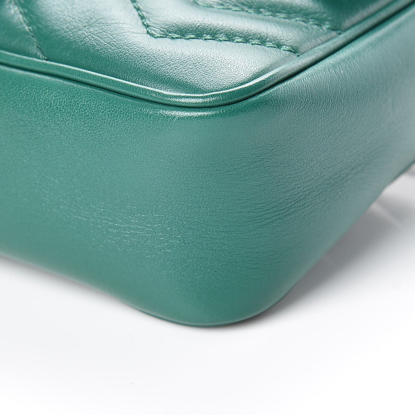 Calfskin Matelasse Super Mini GG Marmont Shoulder Bag Emerald Green
