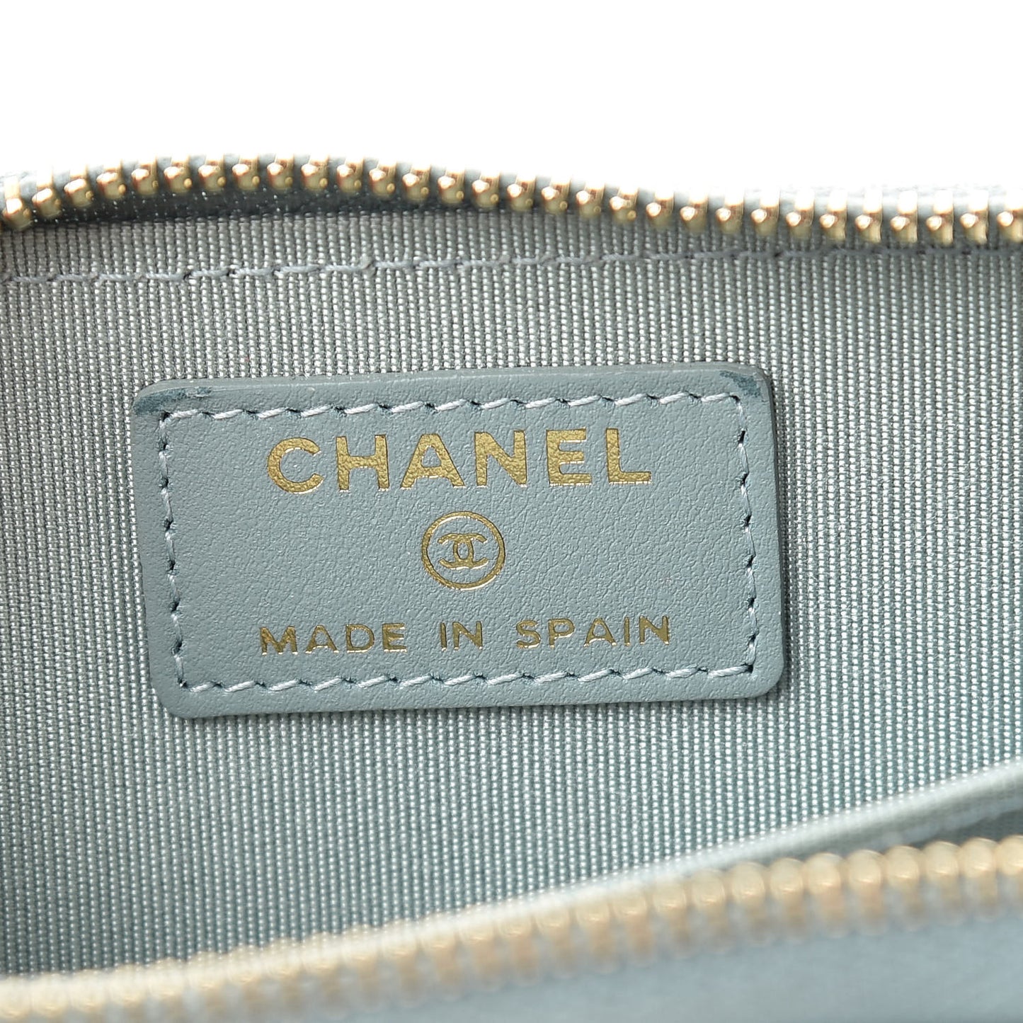 Iridescent Caviar Quilted Zip Coin Purse Light Blue