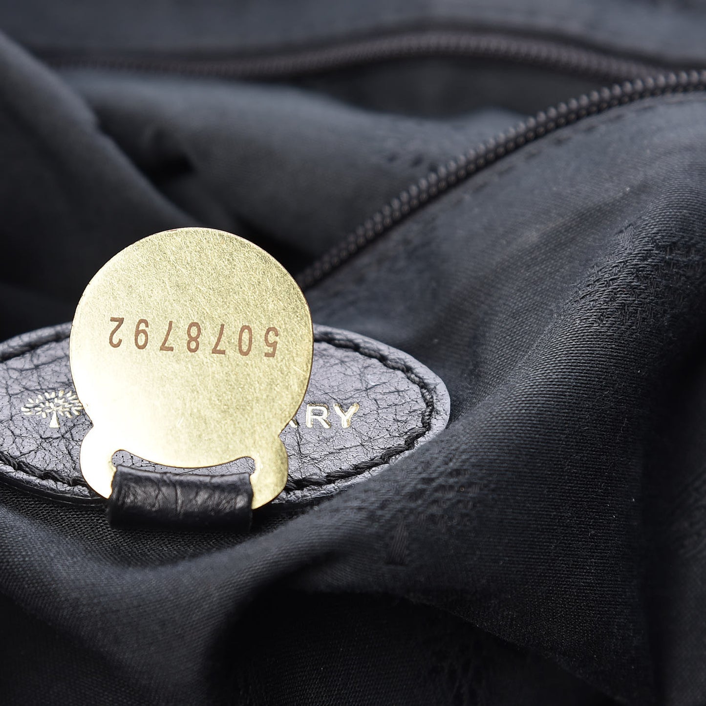 Soft Buffalo Medium Alexa Black