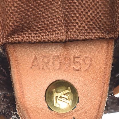 Louis Vuitton Monogram Cabas Mezzo 7 of 11