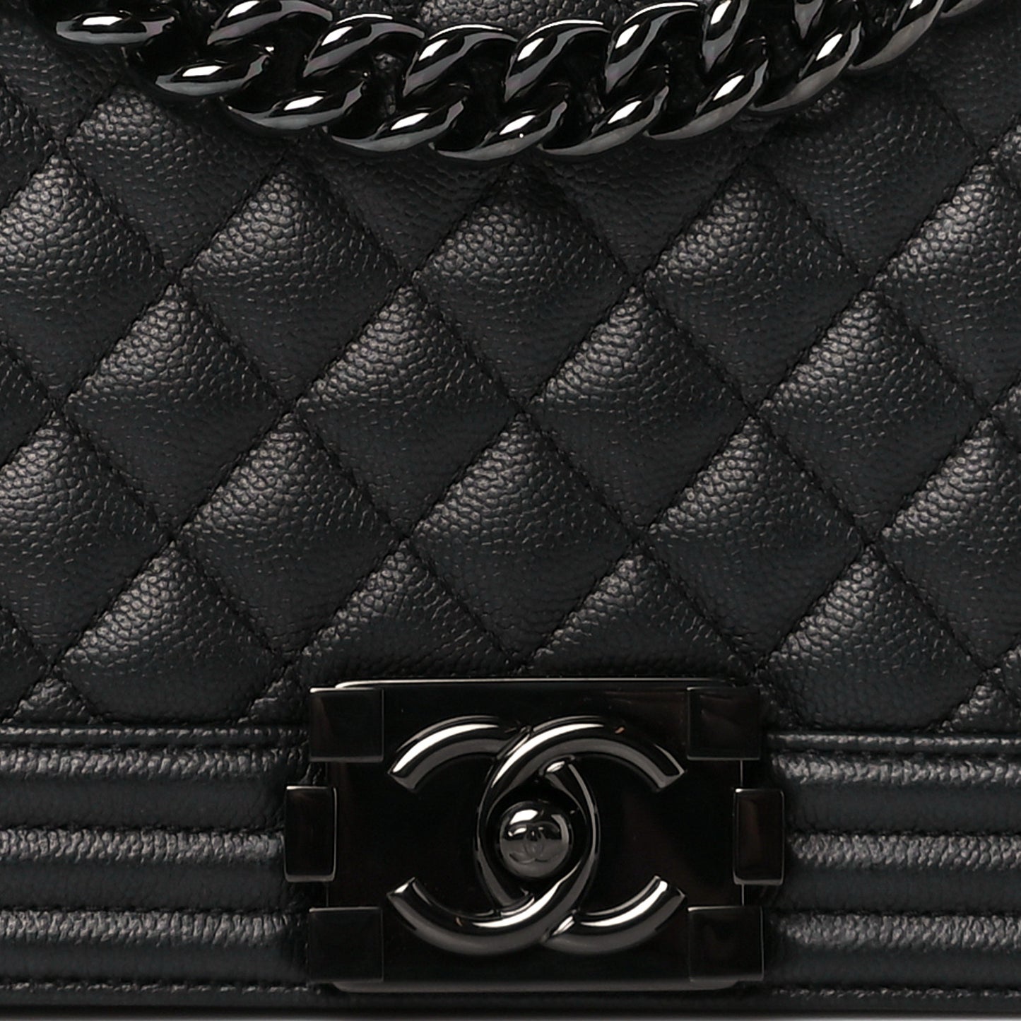 Caviar Quilted Medium Boy Flap So Black
