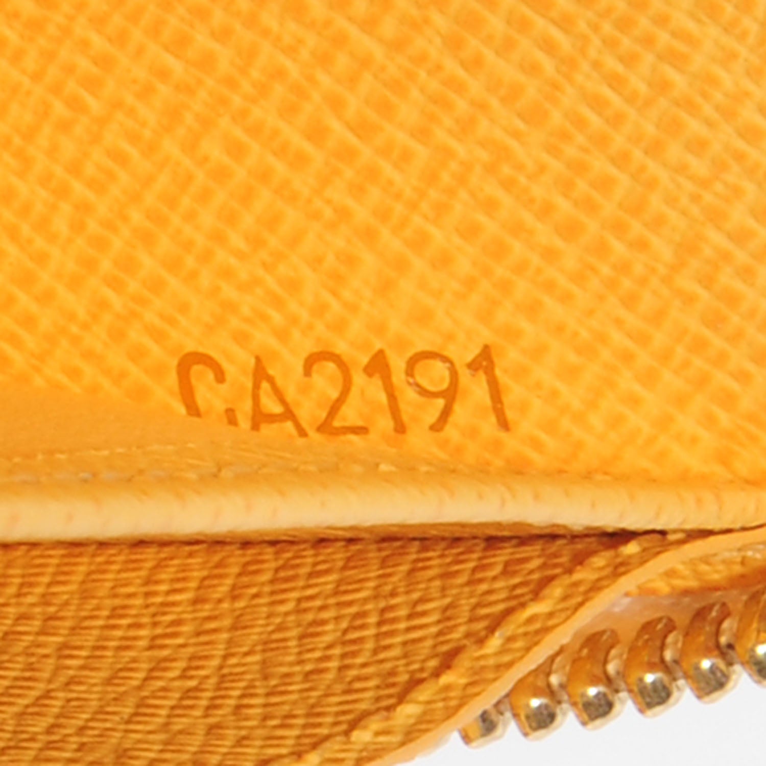 Louis Vuitton Damier Azur Illustre Zippy Wallet 8 of 8