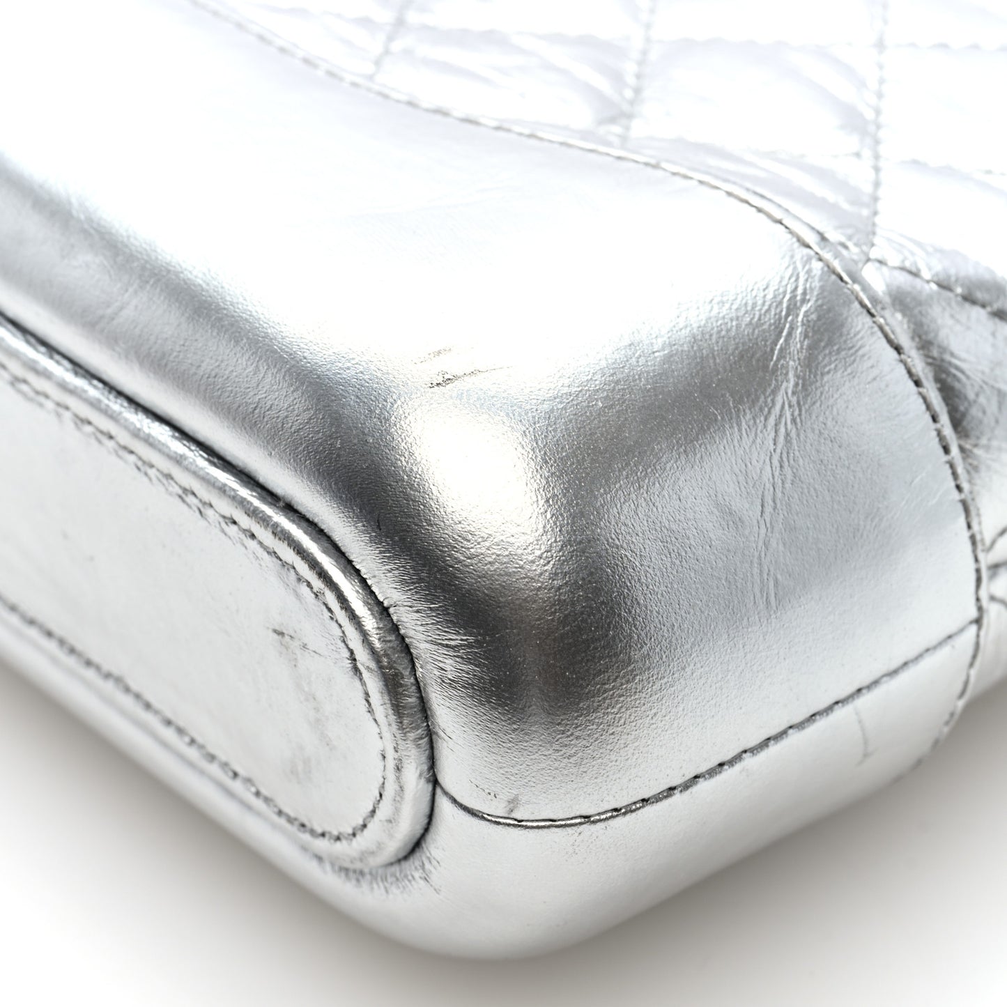 Metallic Lambskin Calfskin Quilted Small Gabrielle Clutch With Chain Silver