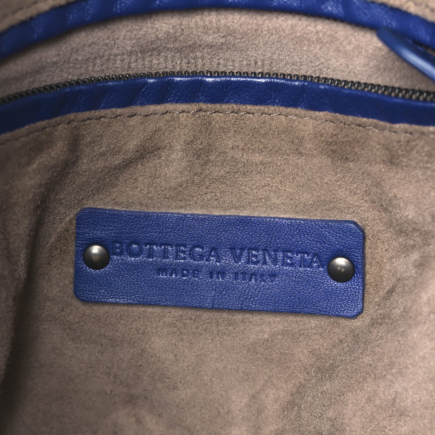 Nappa Intrecciato Nodini Crossbody Messenger Signal Blue