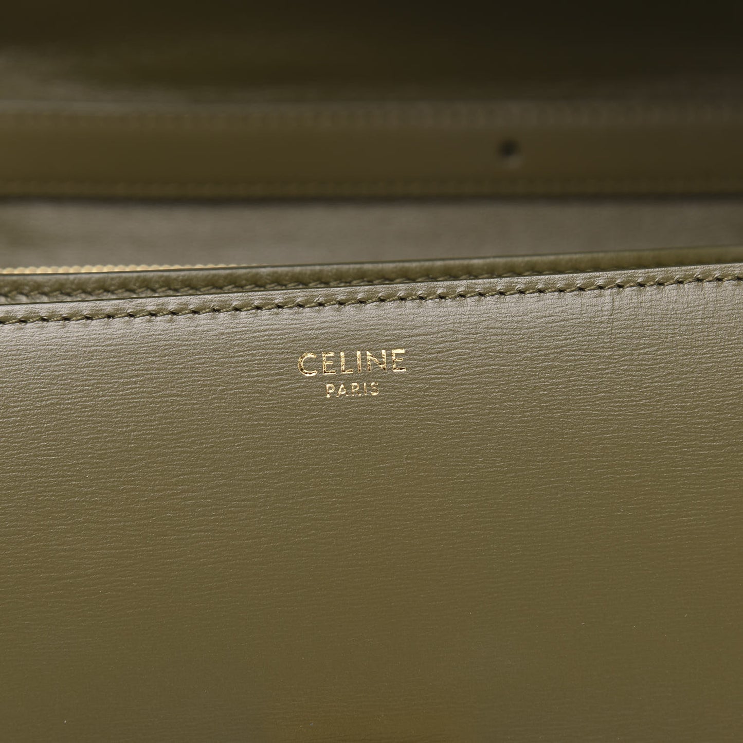 Box Calfskin Medium Classic Box Flap Bag Army Green