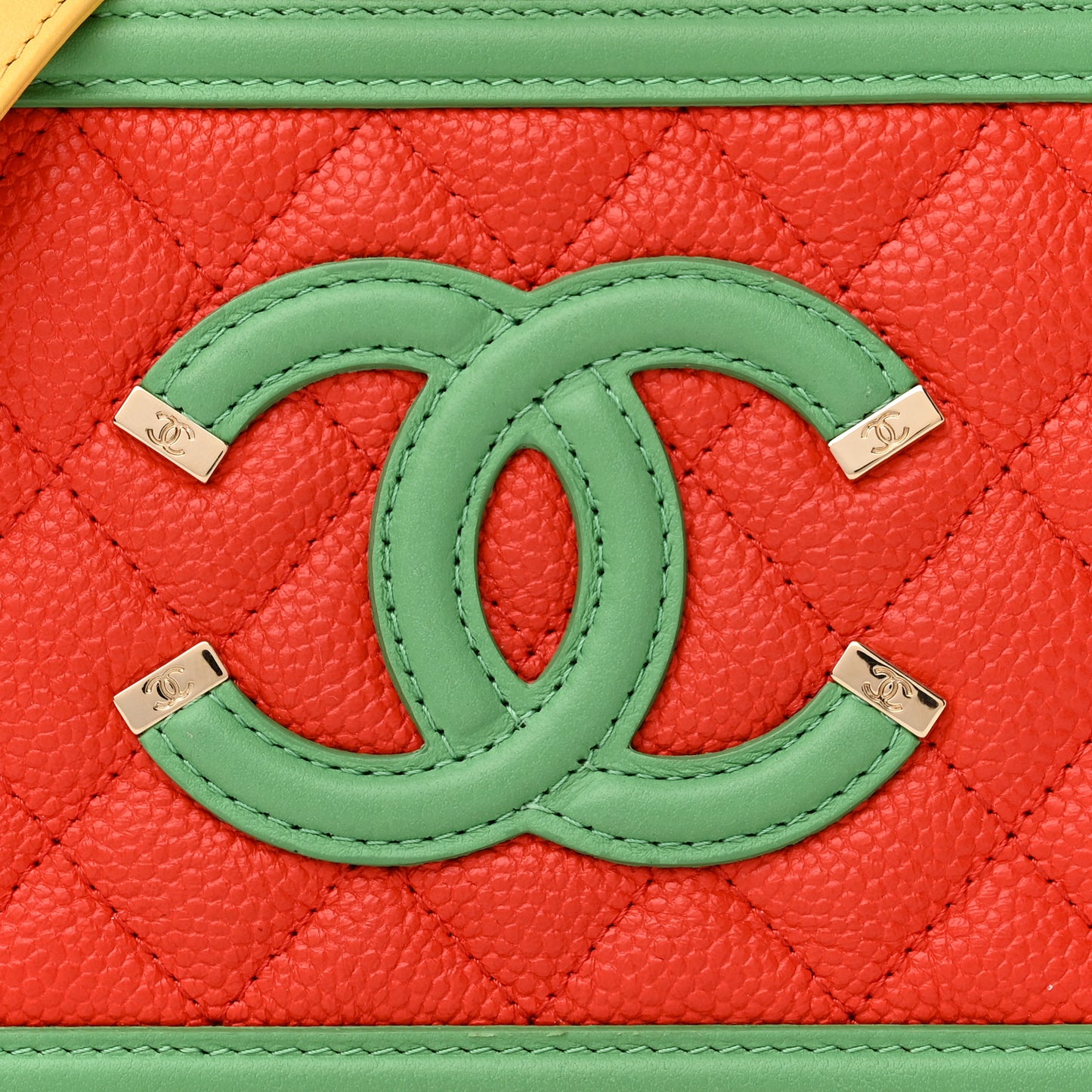 Caviar Quilted Filigree Vanity Clutch With Chain Multicolor