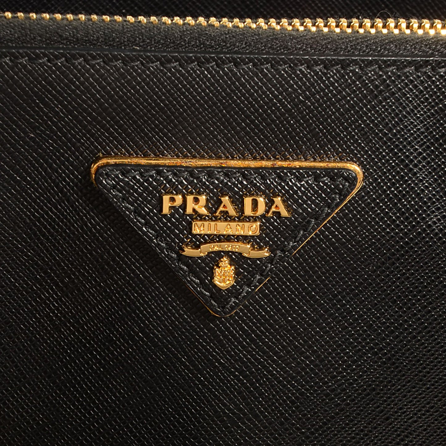 Saffiano Lux Medium Double Zip Tote Nero Black