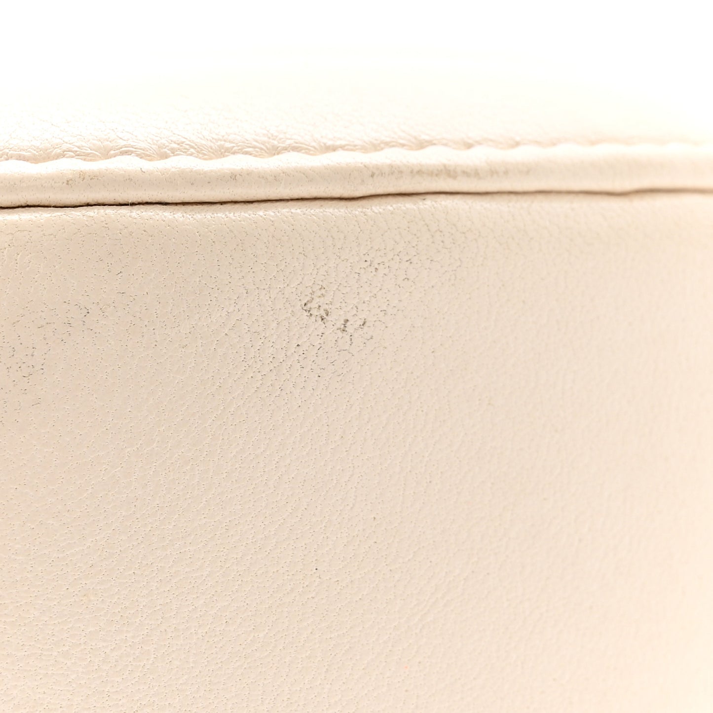 Lambskin Quilted Chanel 19 Round Clutch With Chain White