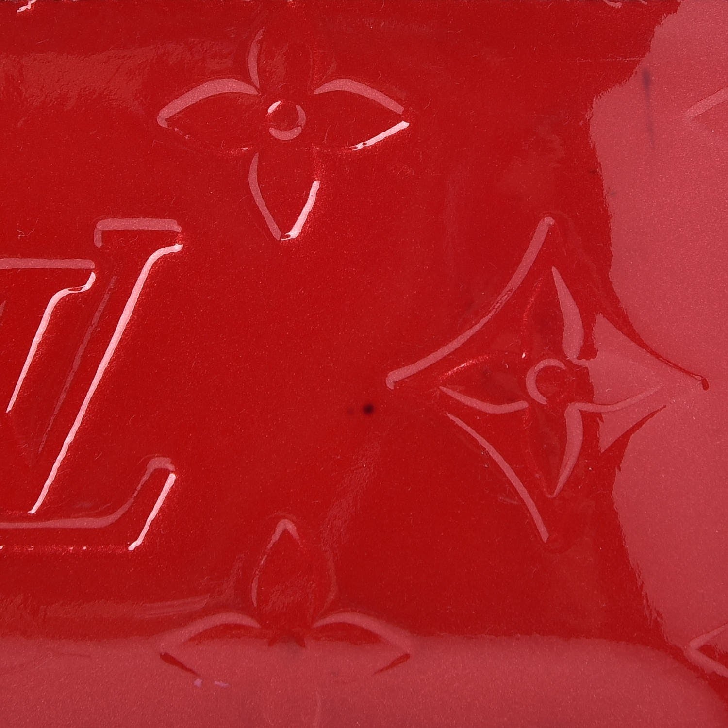 Louis Vuitton Vernis Key Pouch Pomme D'Amour 9 of 11