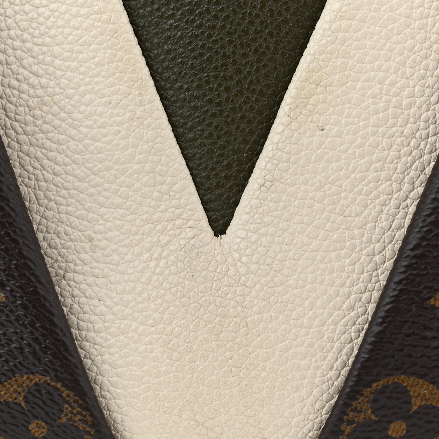 Monogram V Tote MM Khaki Cream