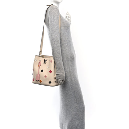 Louis Vuitton Calfskin Flowers Lockme Bucket Creme 2 of 10