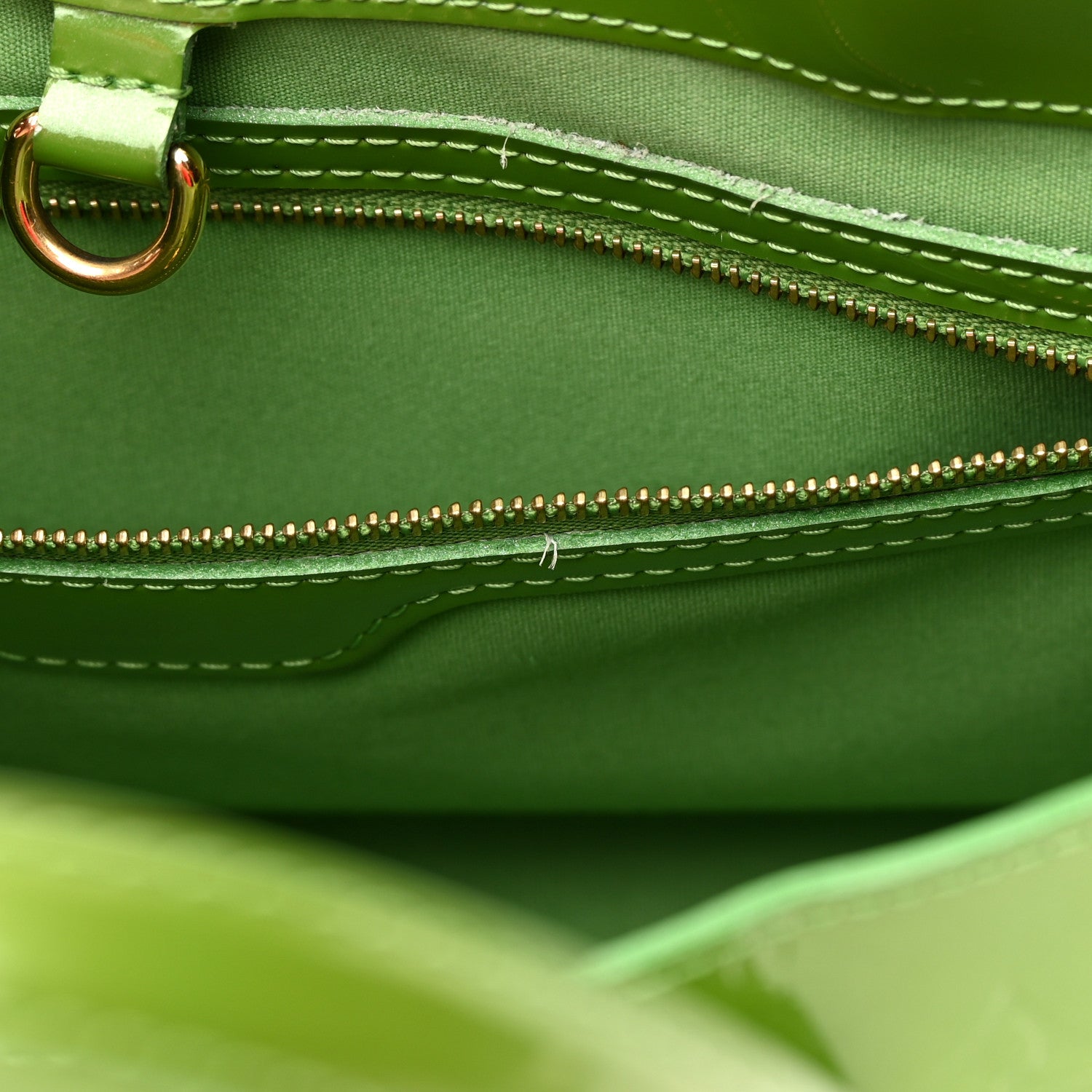 Louis Vuitton Vernis Wilshire PM Vert Tonic 9 of 12