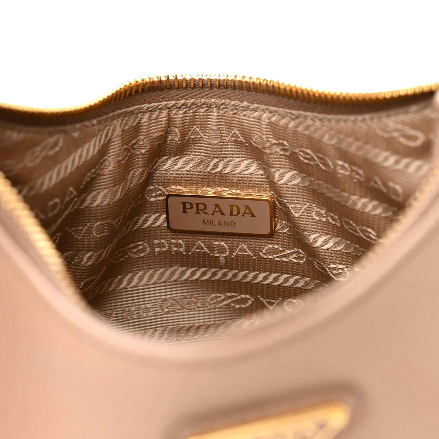 Saffiano Lux Re-Edition 2005 Shoulder Bag Cammeo