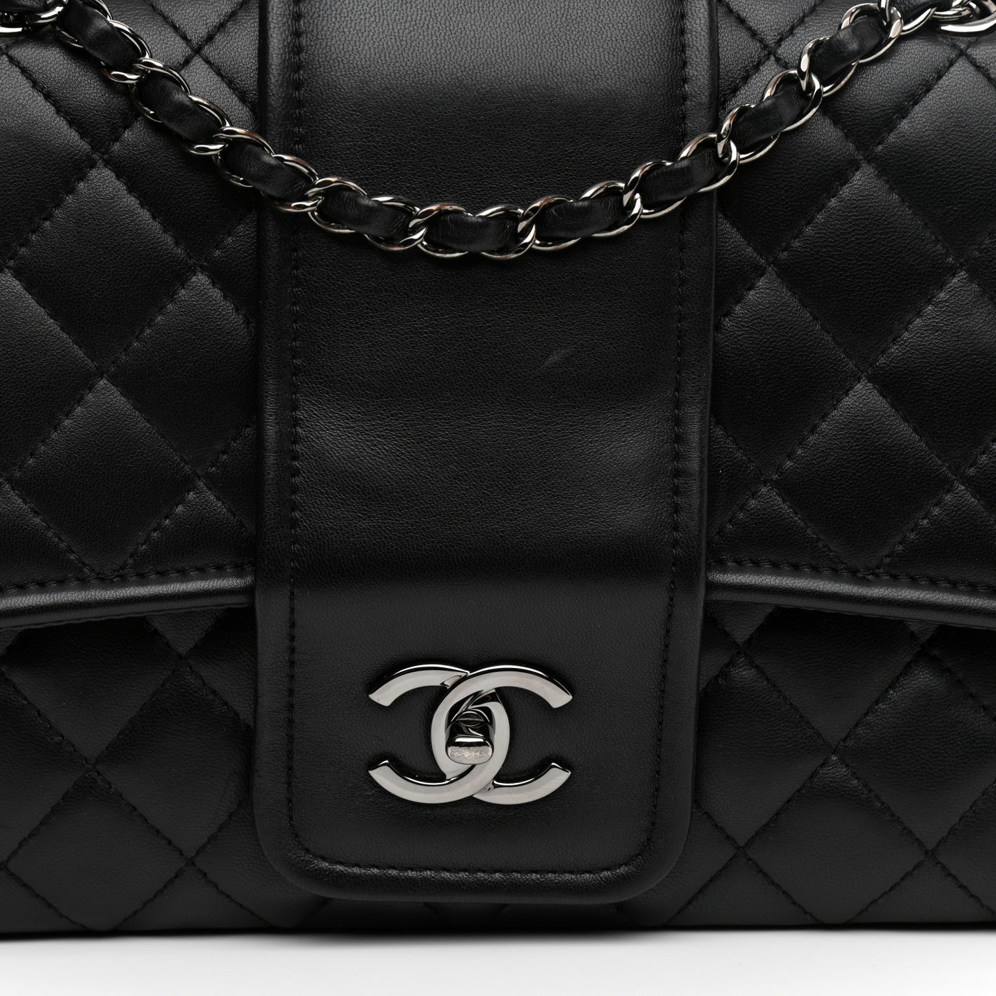 Lambskin Quilted Elementary Chic Flap Black