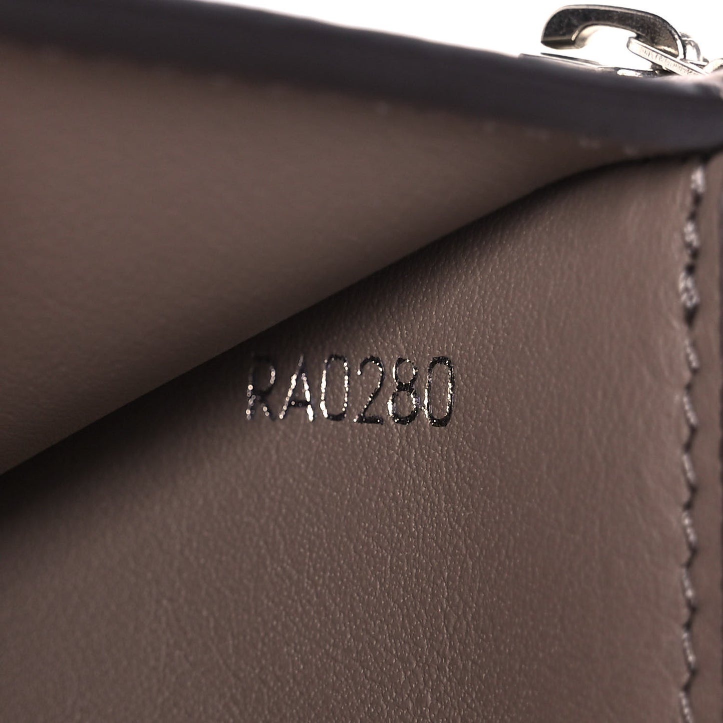 Taurillon Capucines Compact Wallet Magnolia