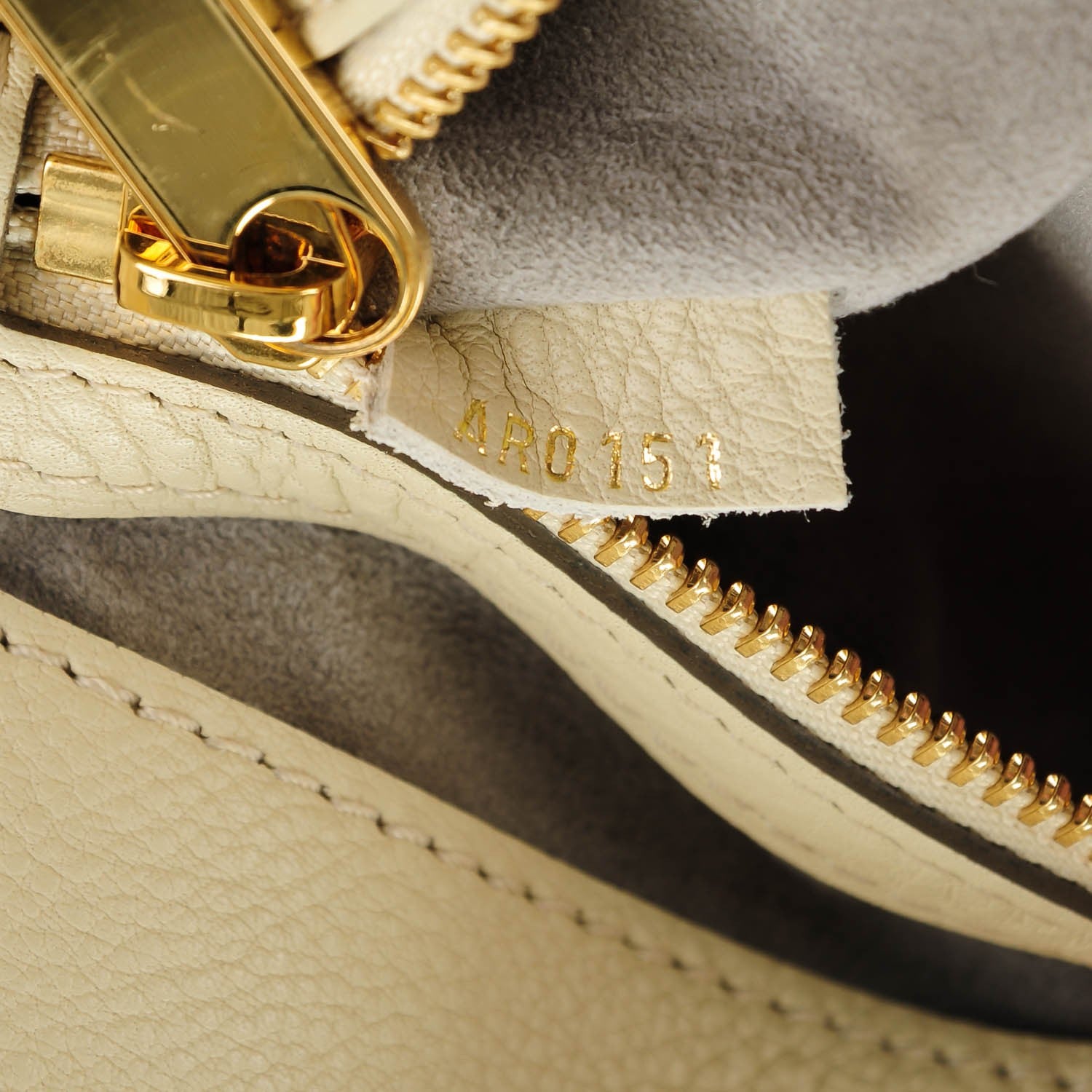 Louis Vuitton Mahina Cirrus MM Ivory 7 of 7