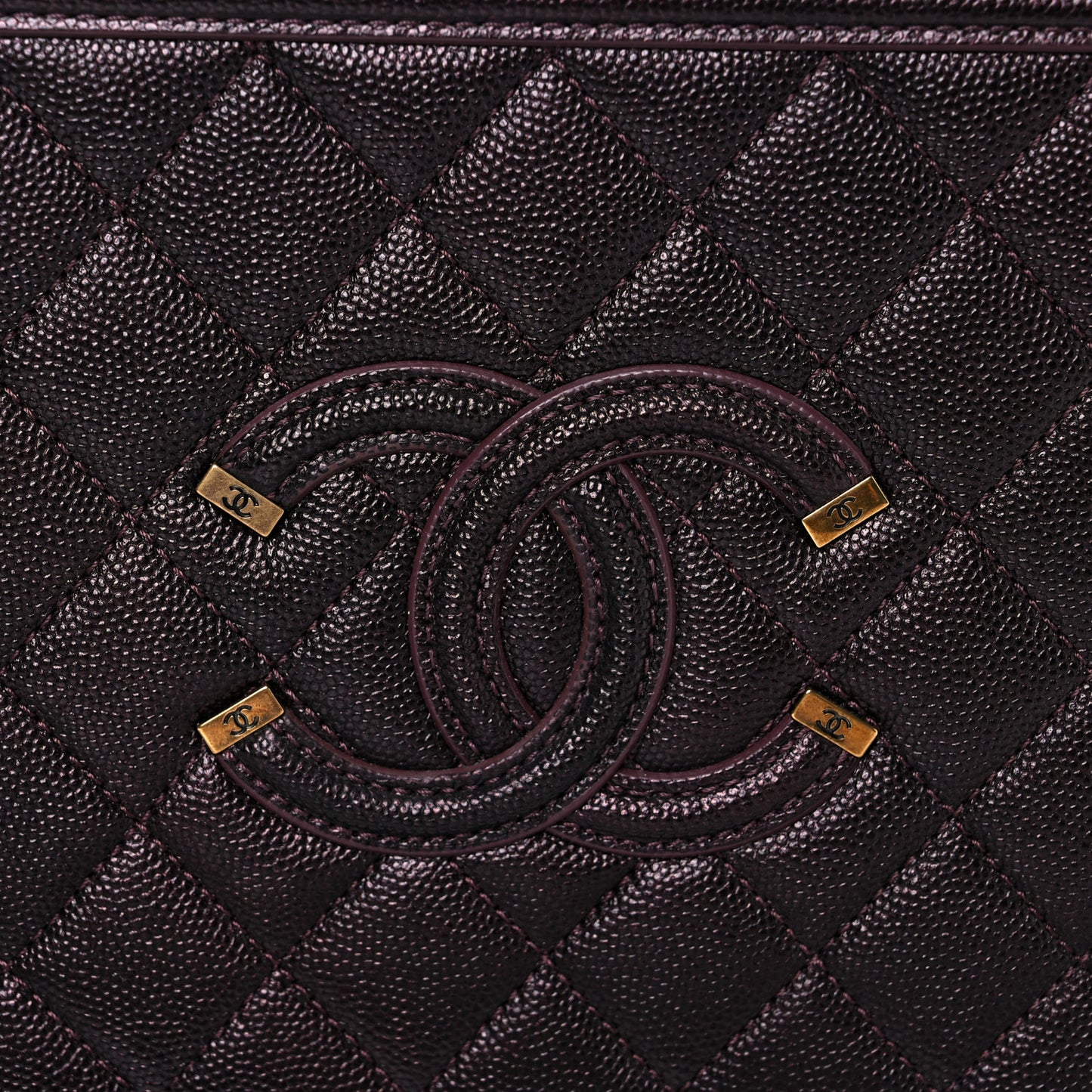 Iridescent Caviar Quilted Medium CC Filigree Vanity Case Burgundy