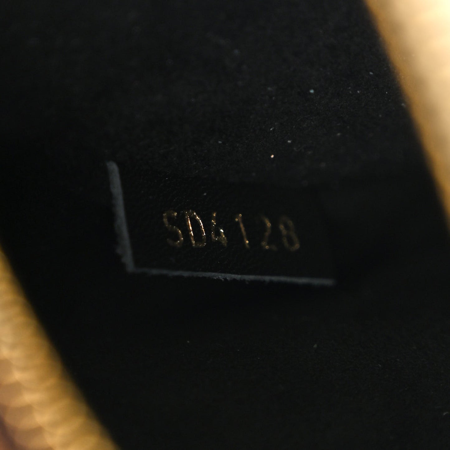 Reverse Monogram Pochette Metis