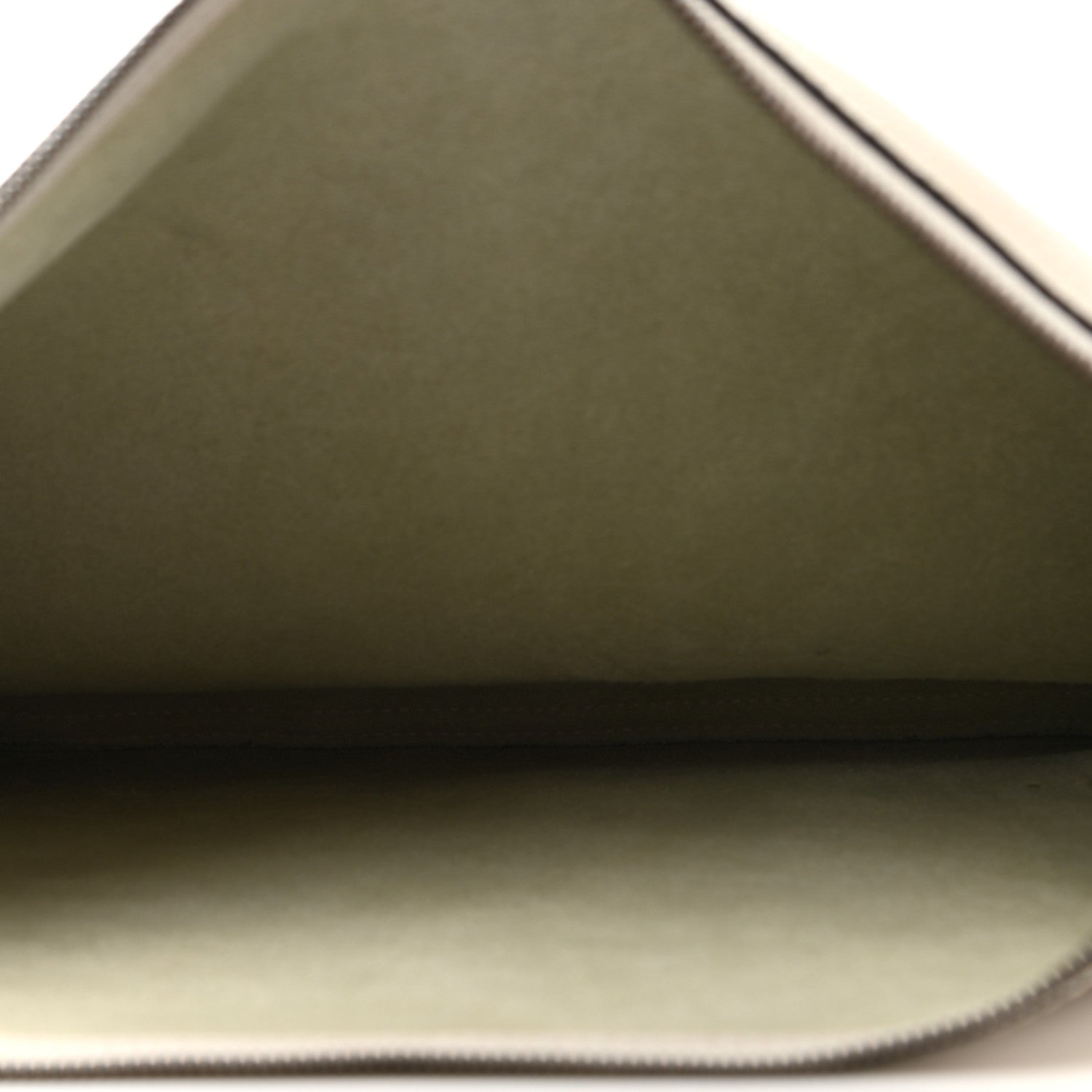 Gucci Pebbled Calfskin Large Logo Portfolio Clutch Ivory 5 of 9