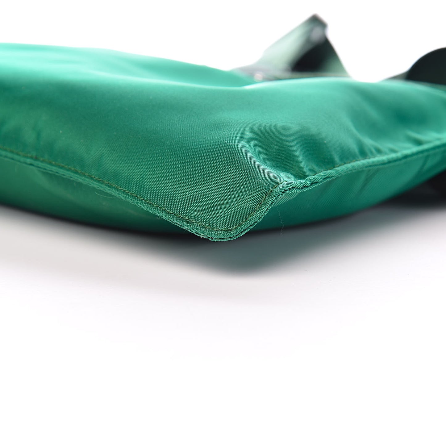 Nylon Vela Flat Messenger Bag Oleandro