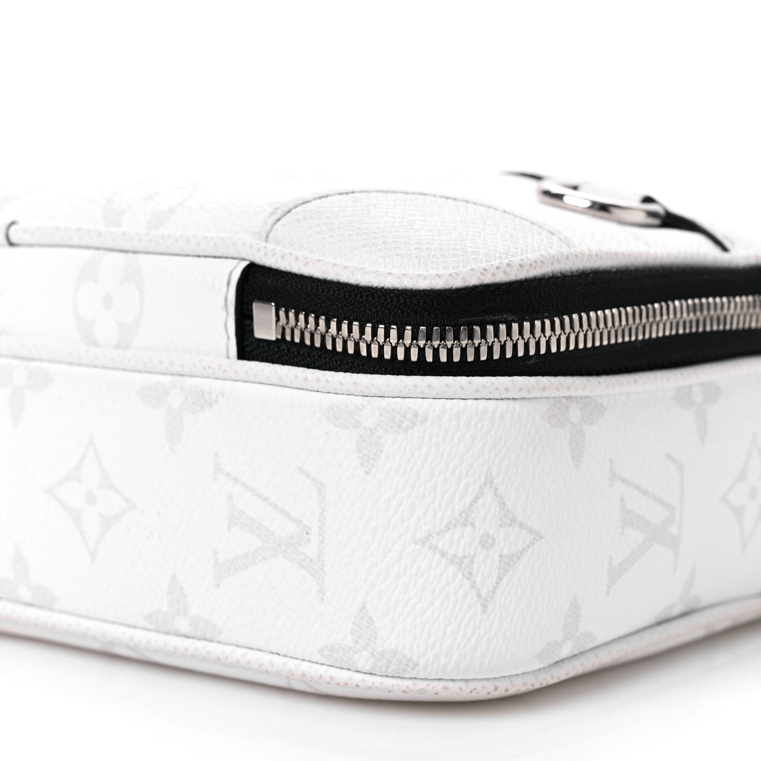 Louis Vuitton Taiga Monogram Alpha Messenger Optic White 9 of 10