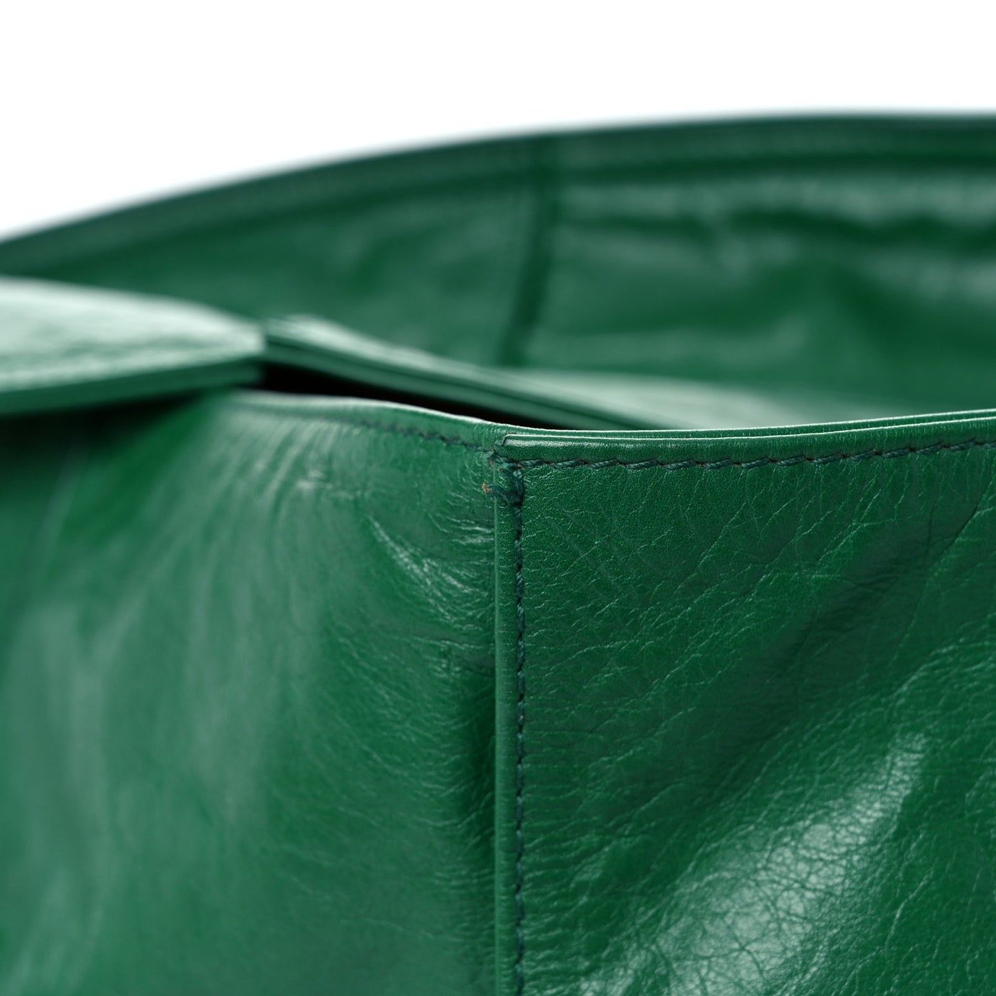 Paper Calfskin Maxi Intrecciato Medium Arco Slouch Racing Green