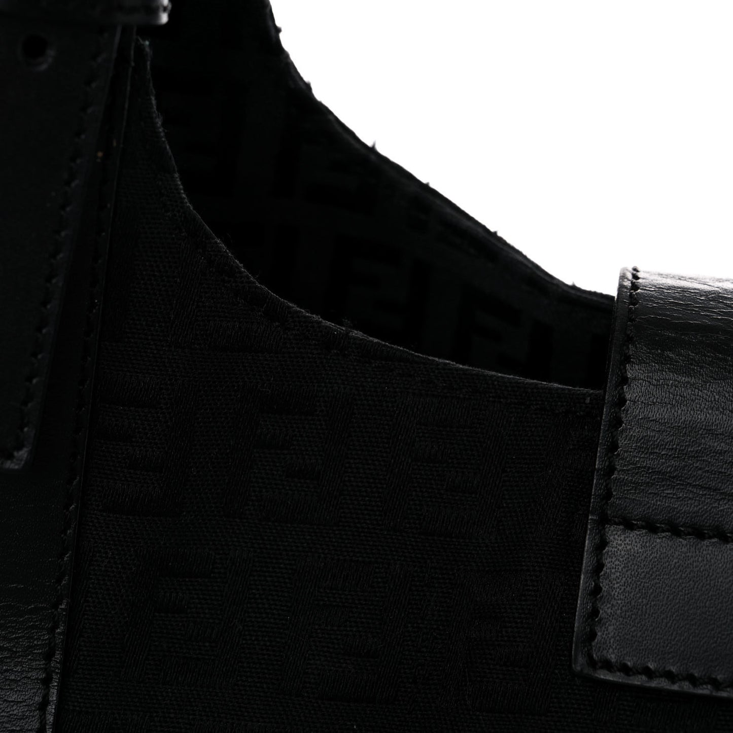 Zucchino Vitello Shoulder Bag Black