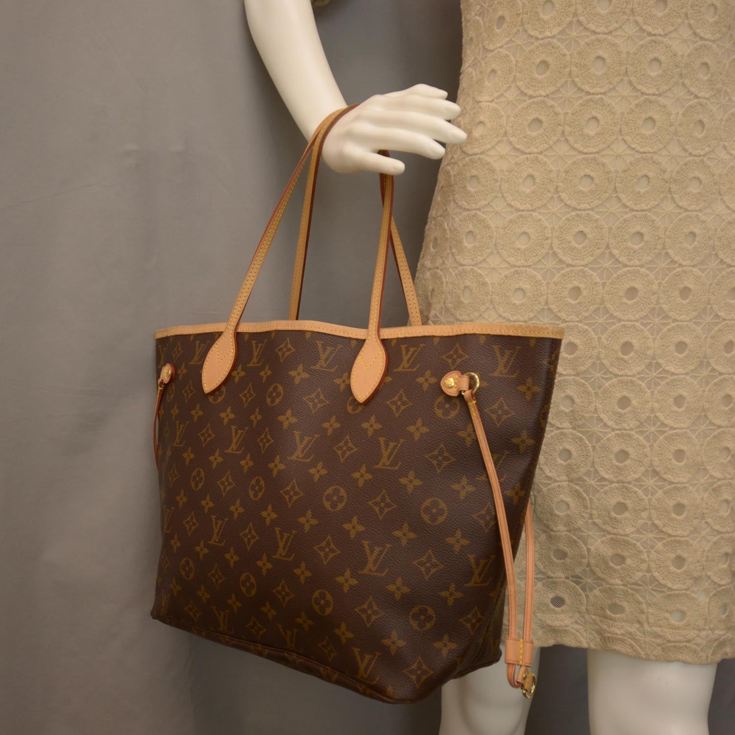 Louis Vuitton Monogram Neverfull MM 2 of 7