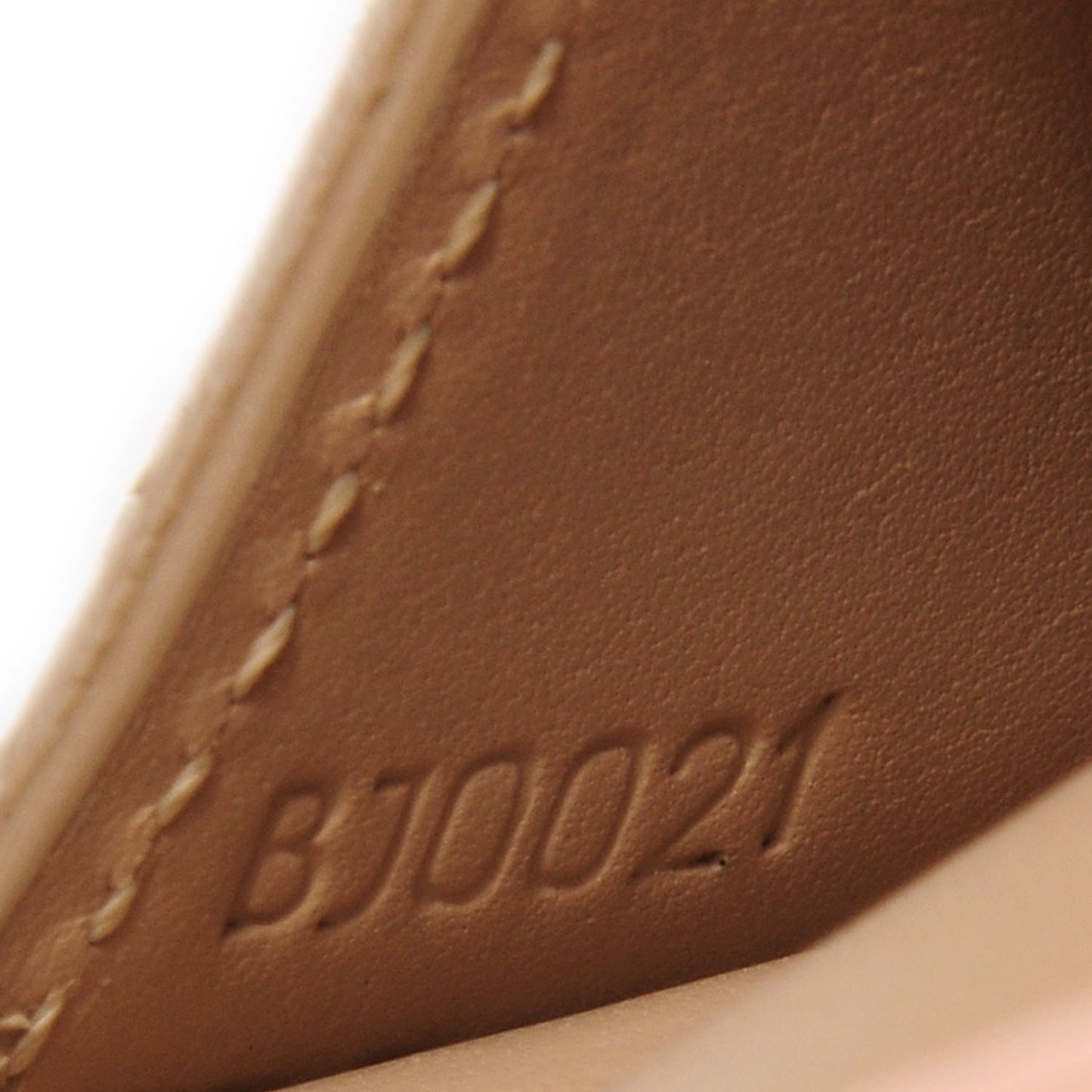 Vernis Ludlow Wallet Beige